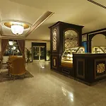 Magnum Hotel & Suites West Bay