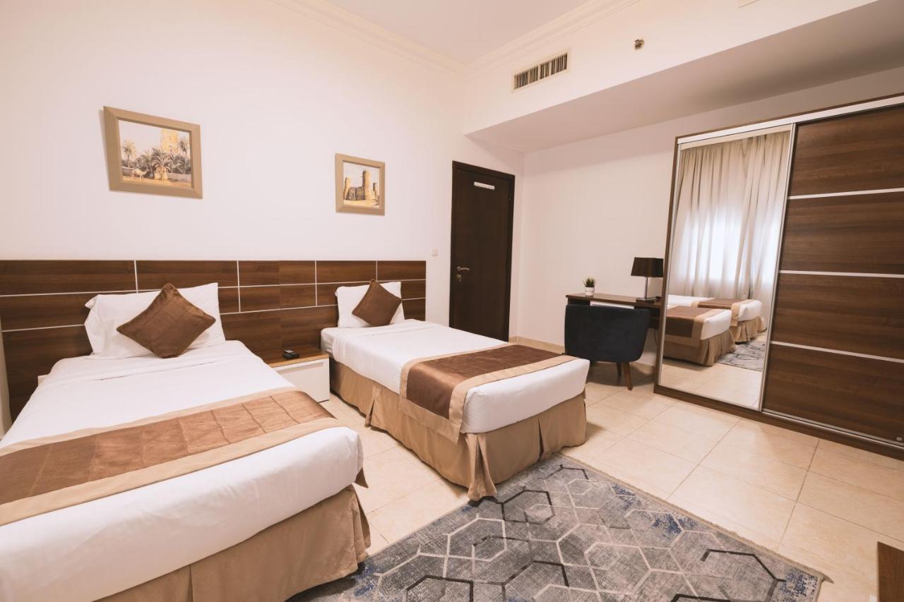 Magnum & West Bay Aparthotel