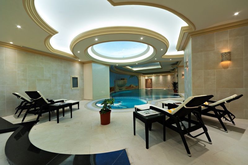 Magnum & West Bay Aparthotel